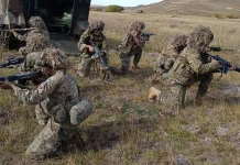 Argentina envia militares à fronteira com Brasil após megaoperação contra facções no Rio de Janeiro