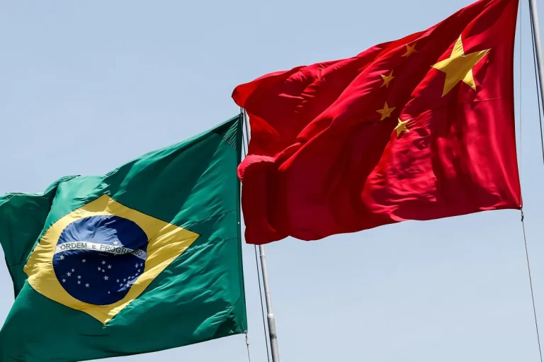 China suspende embargo e retoma importação de carne de frango do Brasil com efeito imediato