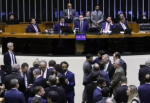 A Câmara dos Deputados aprovou, por ampla maioria, o texto-base do Projeto de Lei Antifacção (PL 5582/2025)
