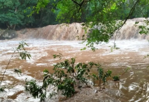 Mulheres e criança são arrastadas por 200 metros após cabeça d’água em rio do Oeste de SC