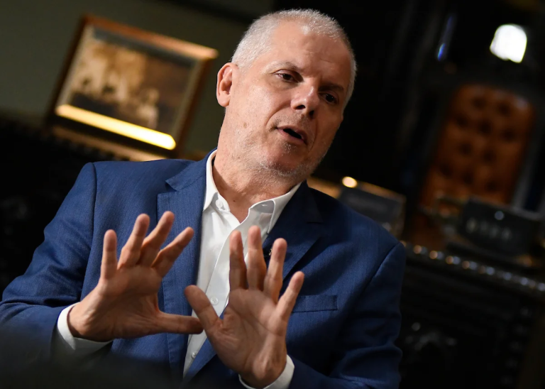 Ex-presidente do INSS é preso em nova fase da Operação Sem Desconto