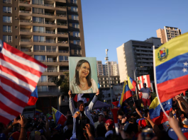 Machado promete retorno à Venezuela em meio a incertezas sobre futuro político