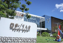 Bolsonaro recebe alta hospitalar e retorna à prisão da PF em Brasília