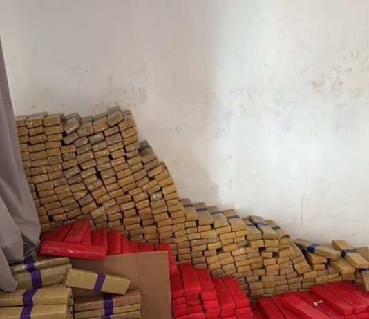 𝗣𝗼𝗹í𝗰𝗶𝗮 𝗖𝗶𝘃𝗶𝗹 𝗮𝗽𝗿𝗲𝗲𝗻𝗱𝗲 𝗺𝗮𝗶𝘀 𝗱𝗲 𝟰 𝘁𝗼𝗻𝗲𝗹𝗮𝗱𝗮𝘀 𝗱𝗲 𝗺𝗮𝗰𝗼𝗻𝗵𝗮 𝗲𝗺 𝗙𝗼𝘇 𝗱𝗼 𝗜𝗴𝘂𝗮ç𝘂